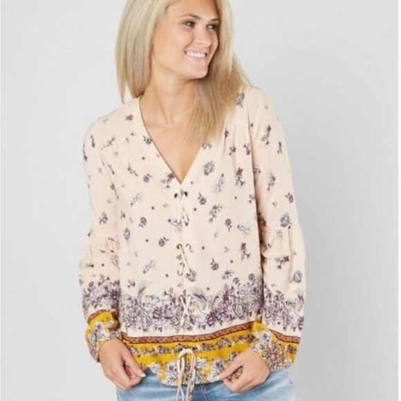 Daytrip Cream color tunic style top - Picture 2 of 2